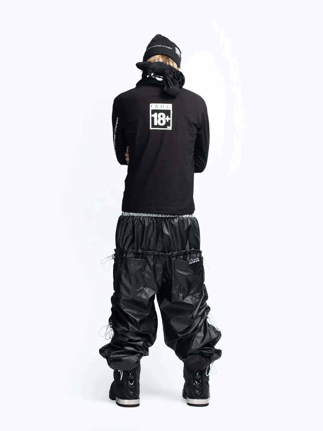 FVVO | Fitted Long Sleeve Graphic T-Shirt