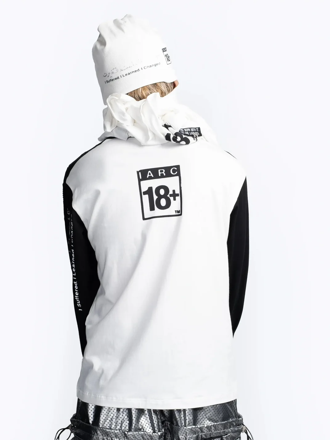 FVVO | Fitted Long Sleeve Graphic T-Shirt