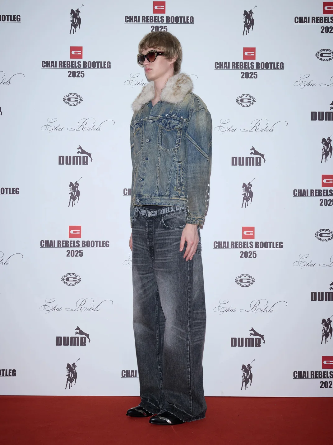 CHAI | Studded Washed Denim Jacket With Detachable Fur Collar