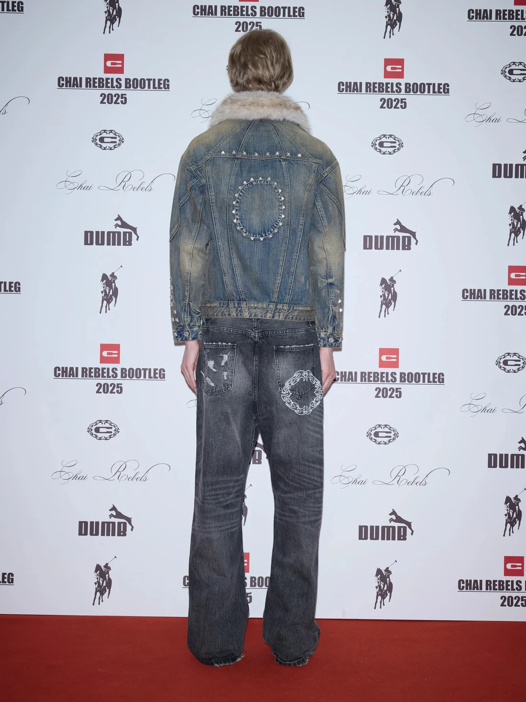 CHAI | Studded Washed Denim Jacket With Detachable Fur Collar