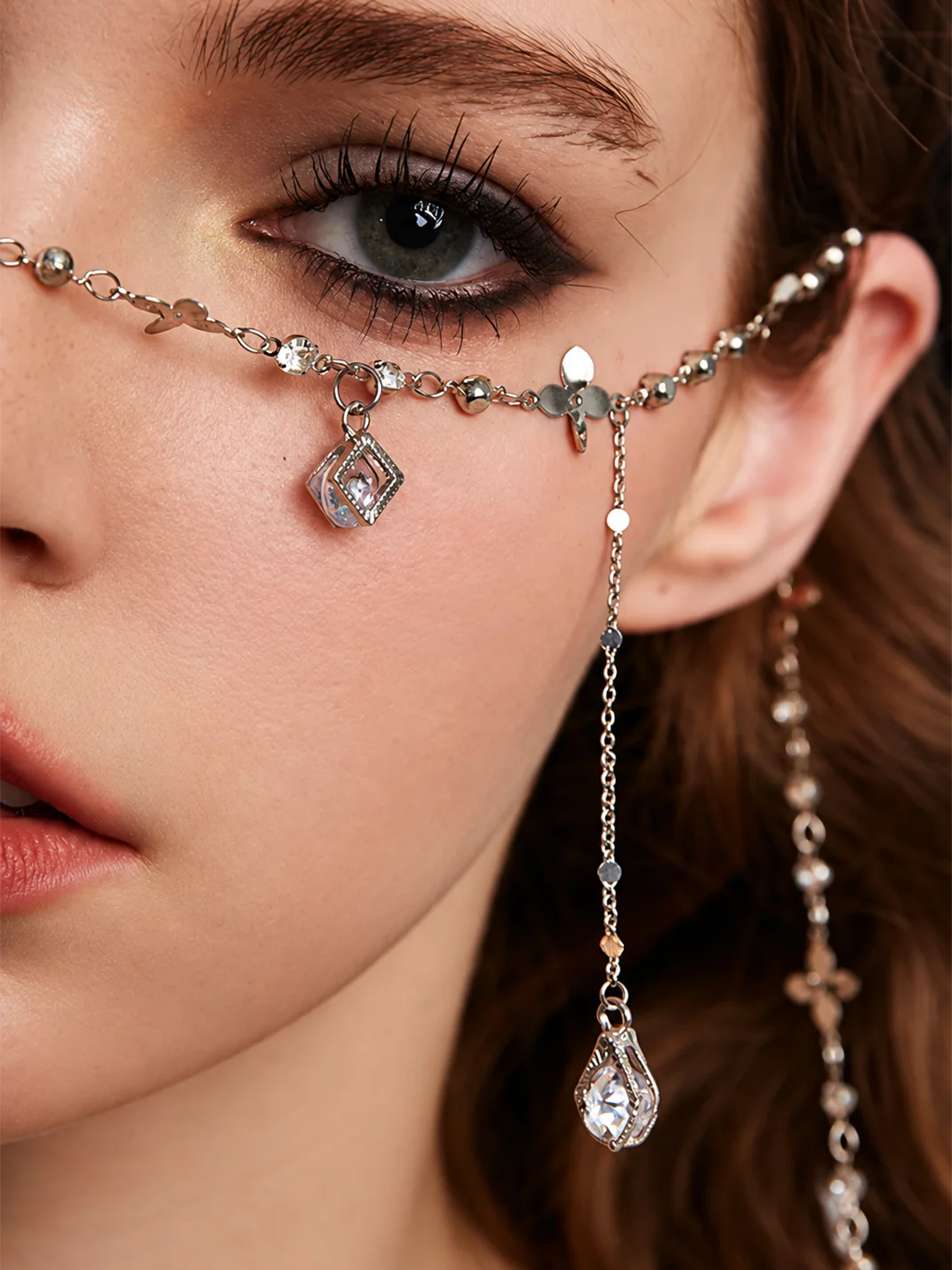 OCTO VITA | Tassel Face Chain