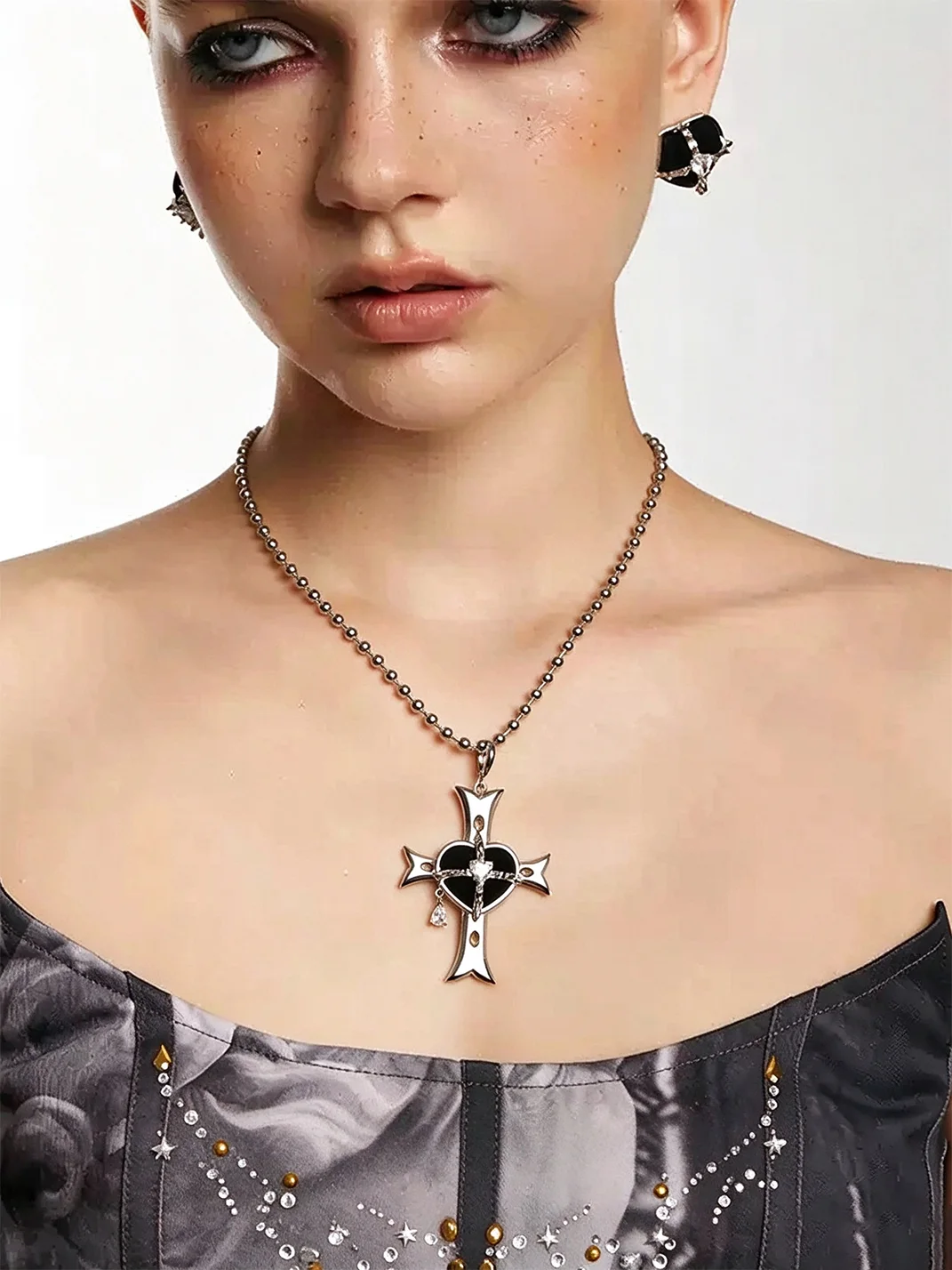 OCTO VITA | Black Heart Cross Pendant Necklace