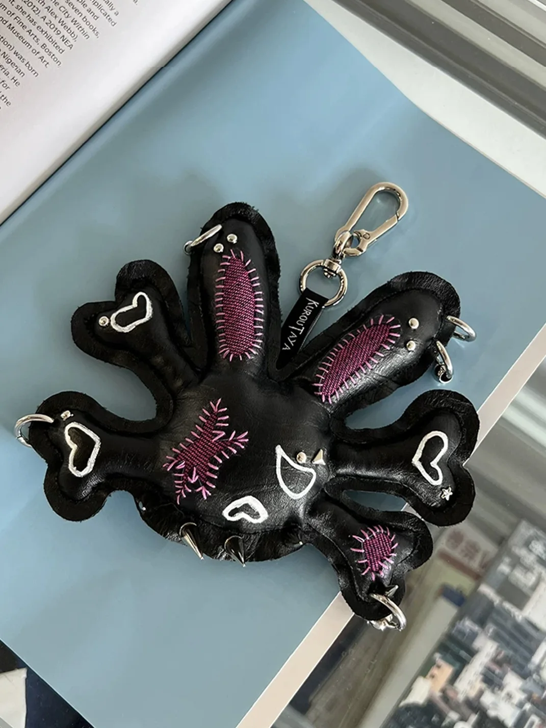 Kuroutaya | Handmade Hand-Drawn Toy Charm