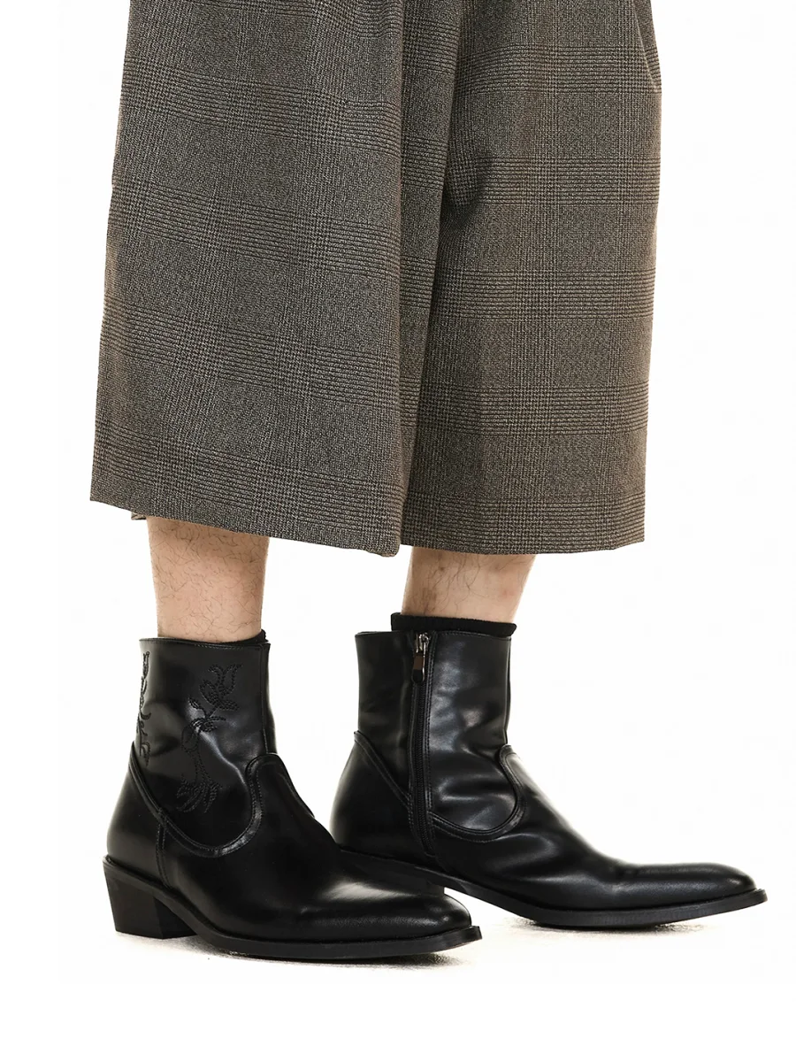 UNZIZHI | Pointed-Toe Black Embroidered Chunky-Heel Chelsea Boots - 3