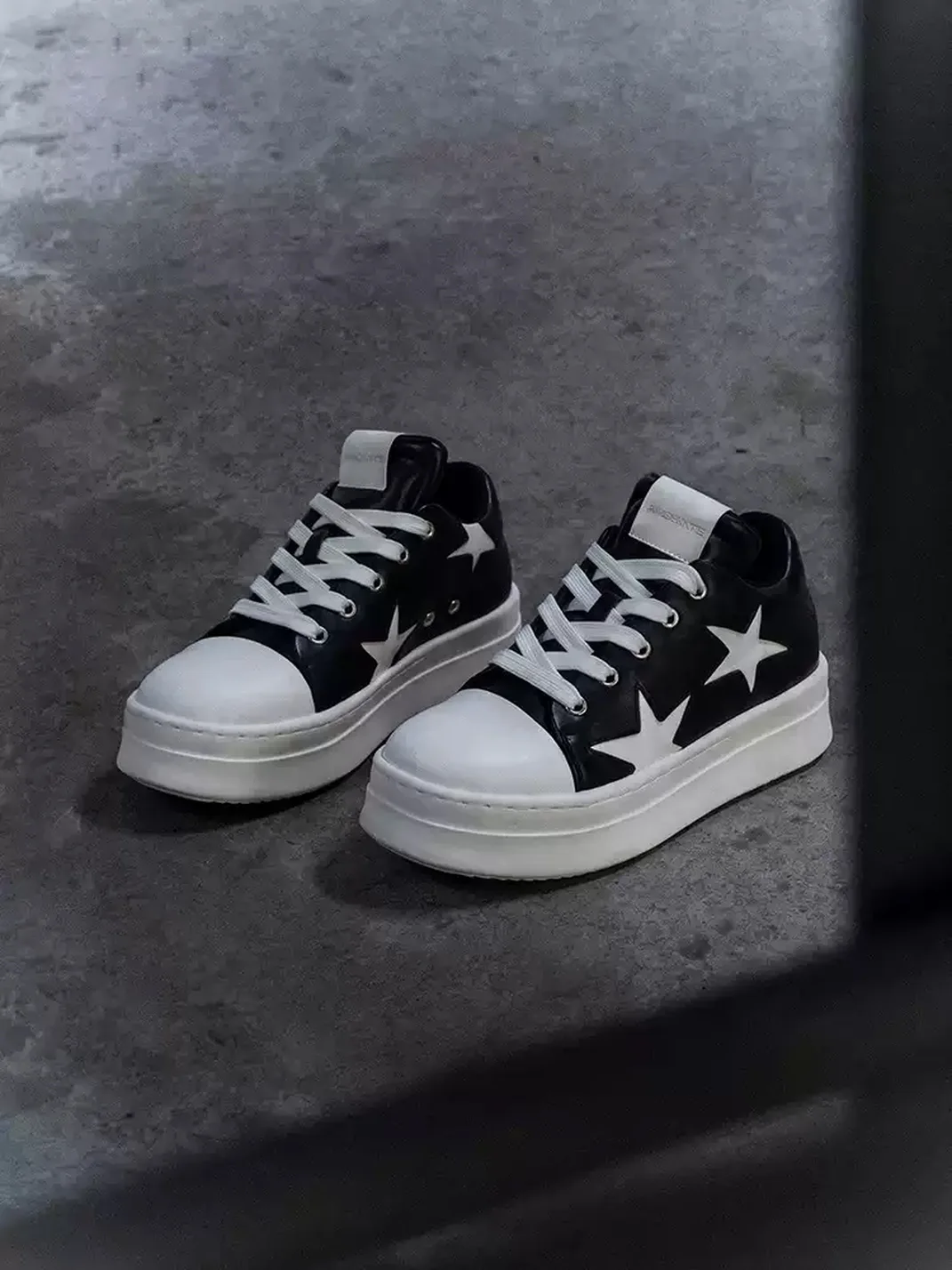 Kaalixto | Black And White Low-Top Platform Skate Shoes