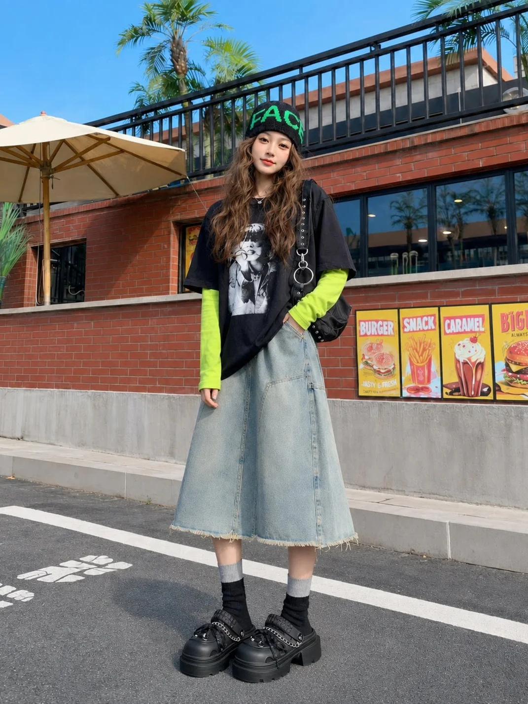 MMLQJD | Closed-Toe Platform Chain Mules