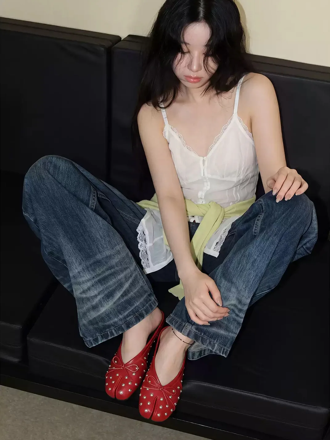 Mooreyu | Split-Toe Studded Bow Flat Mules