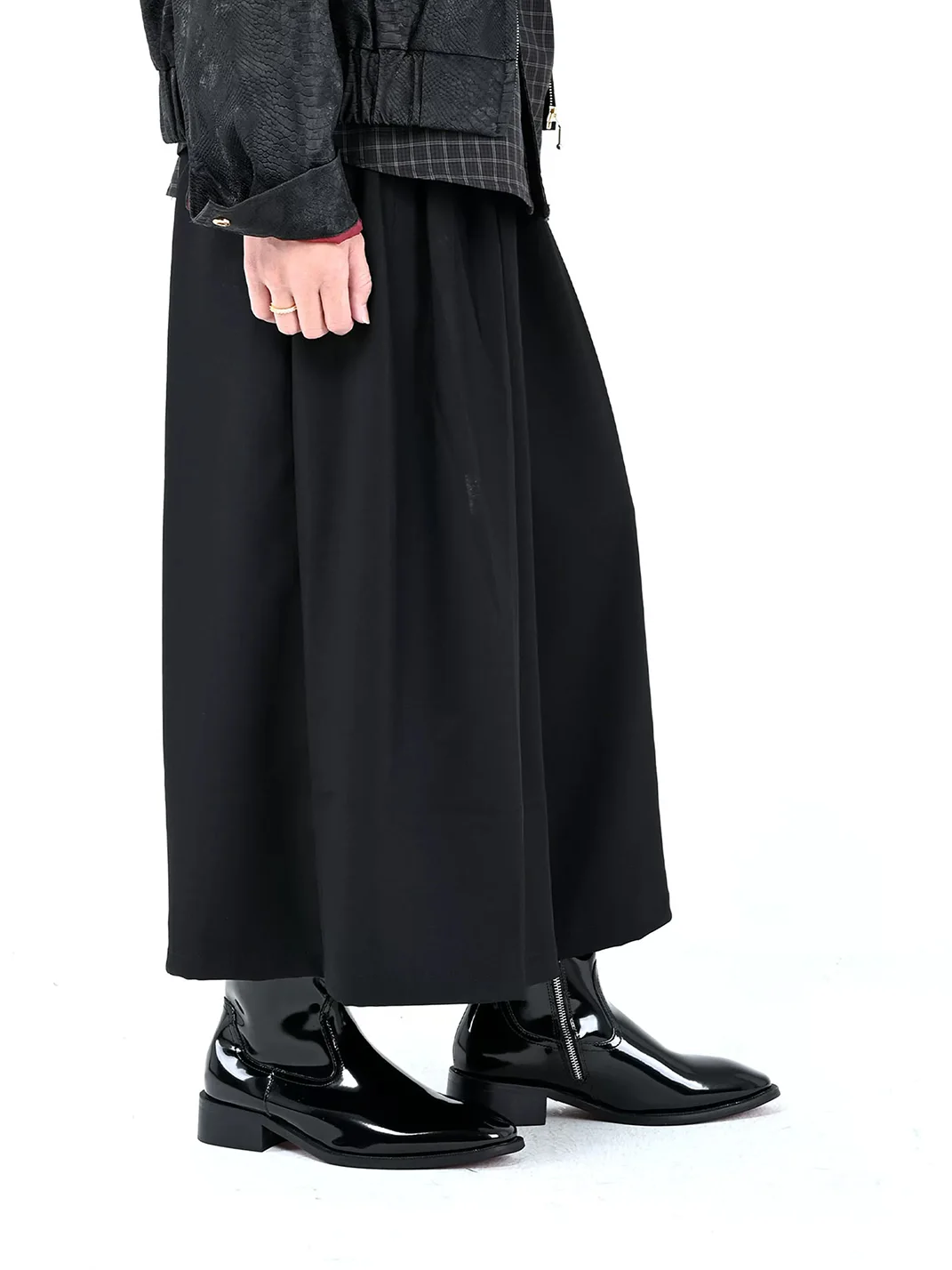 UNZIZHI | Pointed-Toe Patent Thick-Sole Chelsea Boots