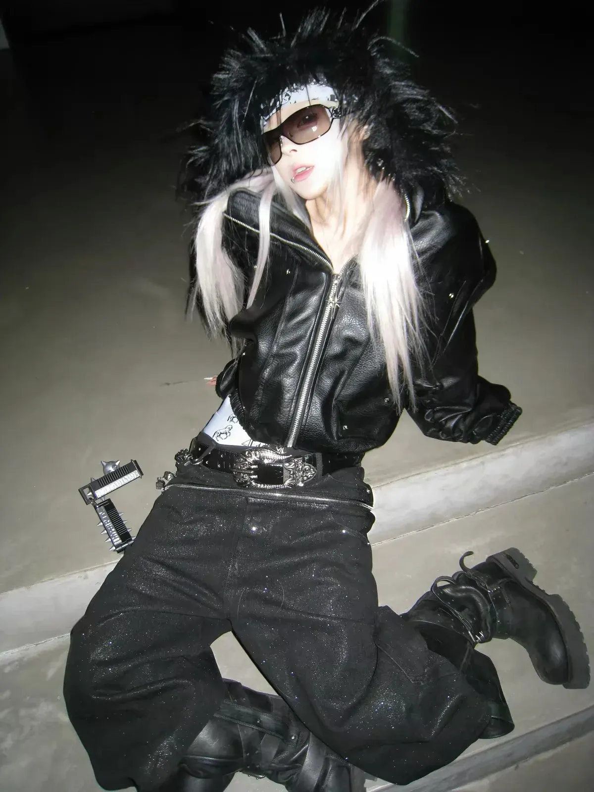 BE A DEVIL | Hand-Waxed Brush Silver Damaged Wide-Leg Pants