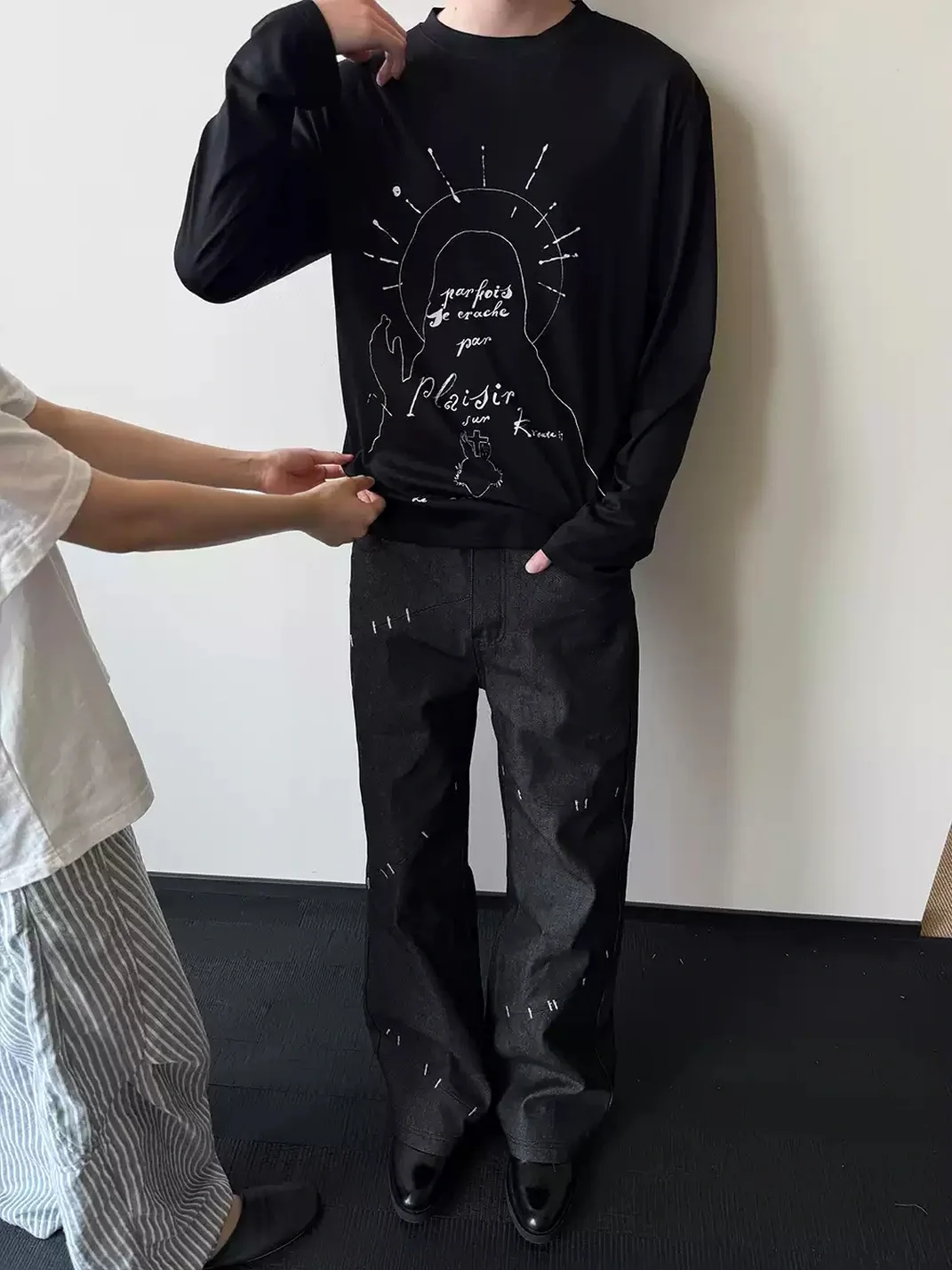 KREATE | Statue Line Art Long Sleeve T-Shirt