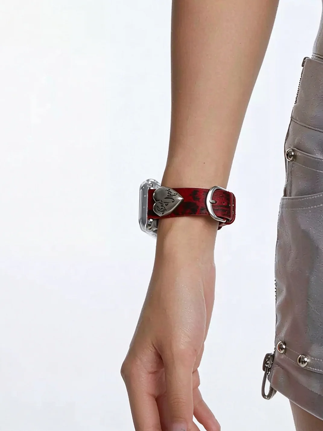 OCTO VITA | Gothic Embossed Heart Smartwatch Band