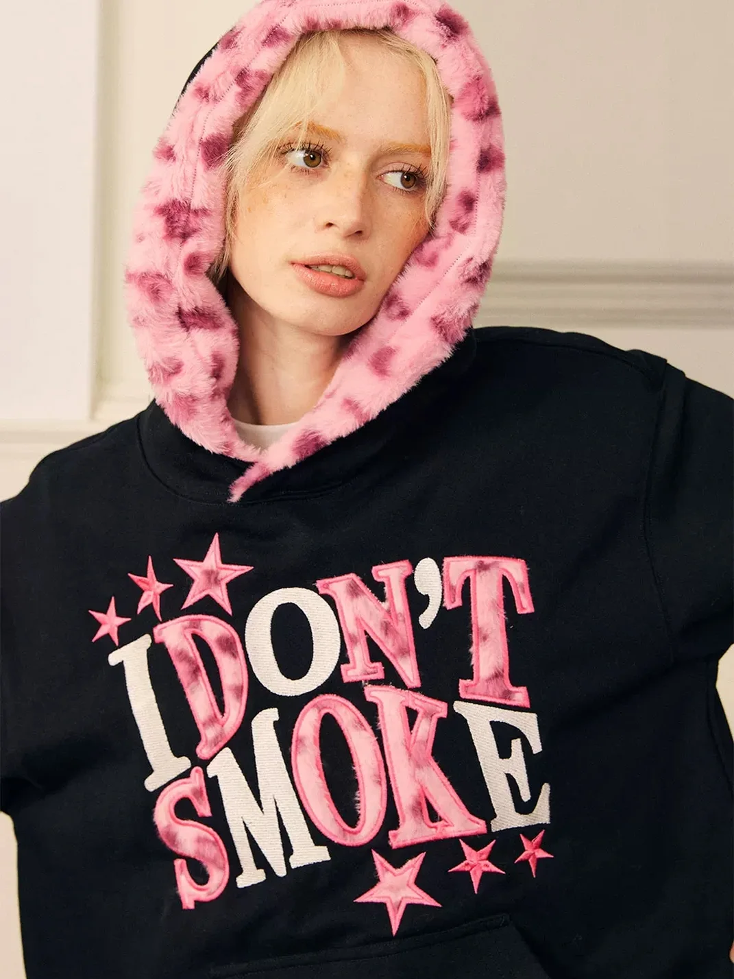 DONSMOKE | Loose Fit Leopard Star Applique Fleece Sweatshirt