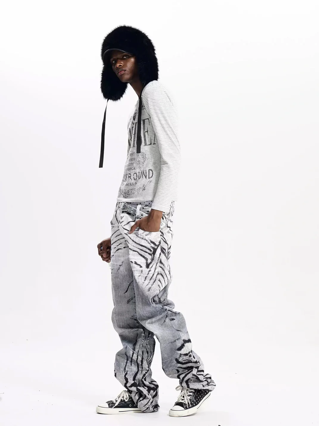 Fourth3ex | Striped Long-Sleeve Crew Neck Graphic T-Shirt
