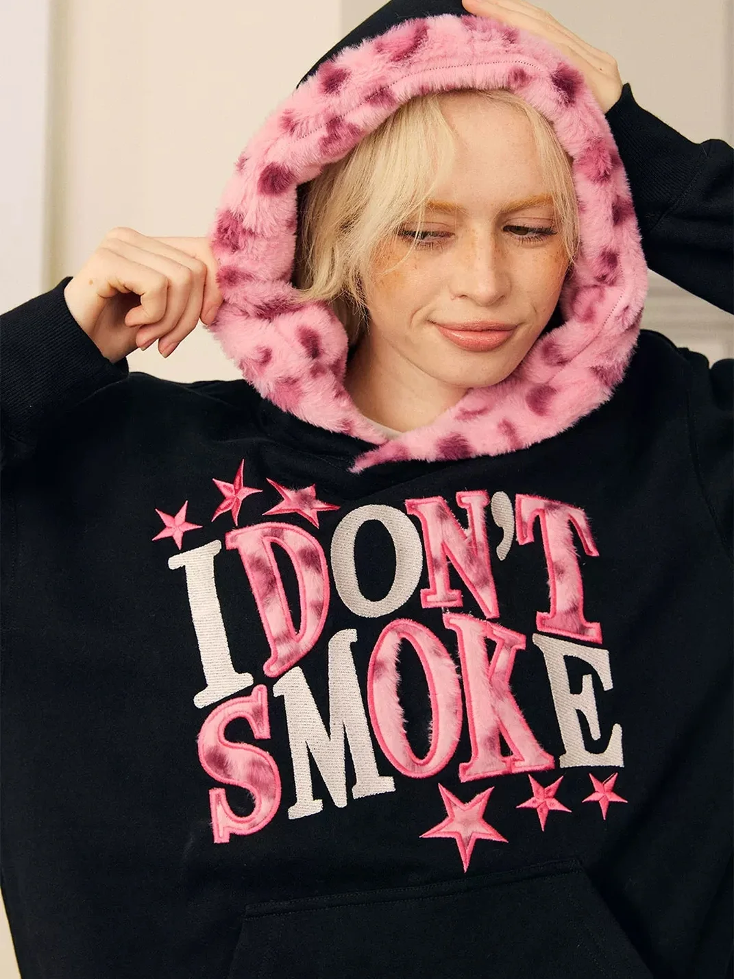 DONSMOKE | Loose Fit Leopard Star Applique Fleece Sweatshirt