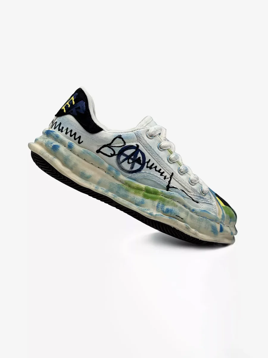 Savage Growth | Graffiti Shell-Toe Platform Canvas Sneakers - 4