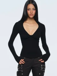 BUM STUDIO | Slim-Fit Collared Deep V-Neck Twist-Front Top