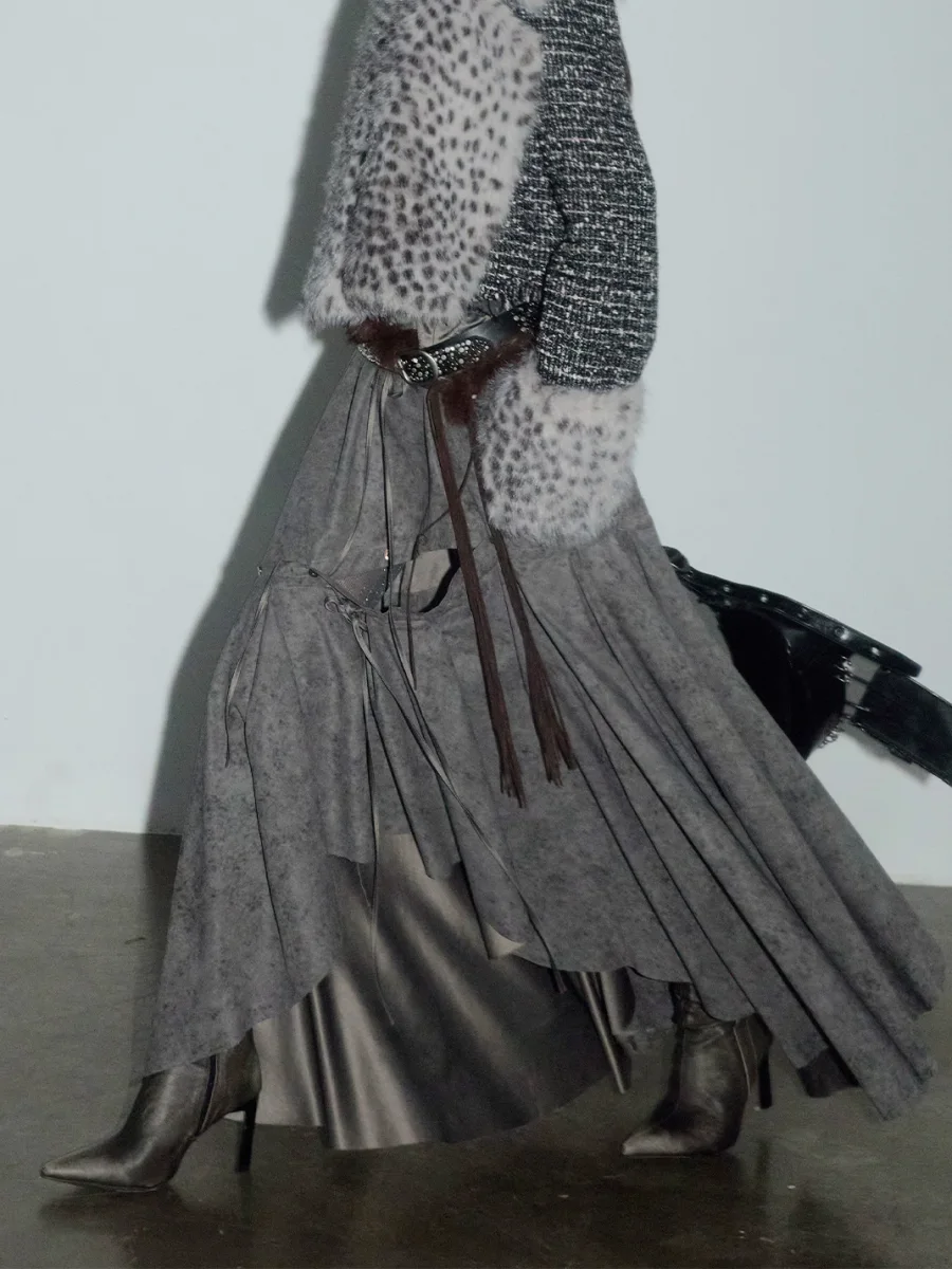 Jnylon studios | Detachable Asymmetric Wide Hem Skirt - 2