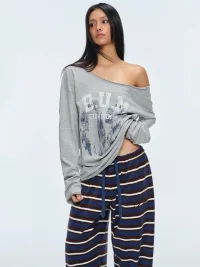 BUM STUDIO | Off-Shoulder Loose Long-Sleeve Graphic T-Shirt