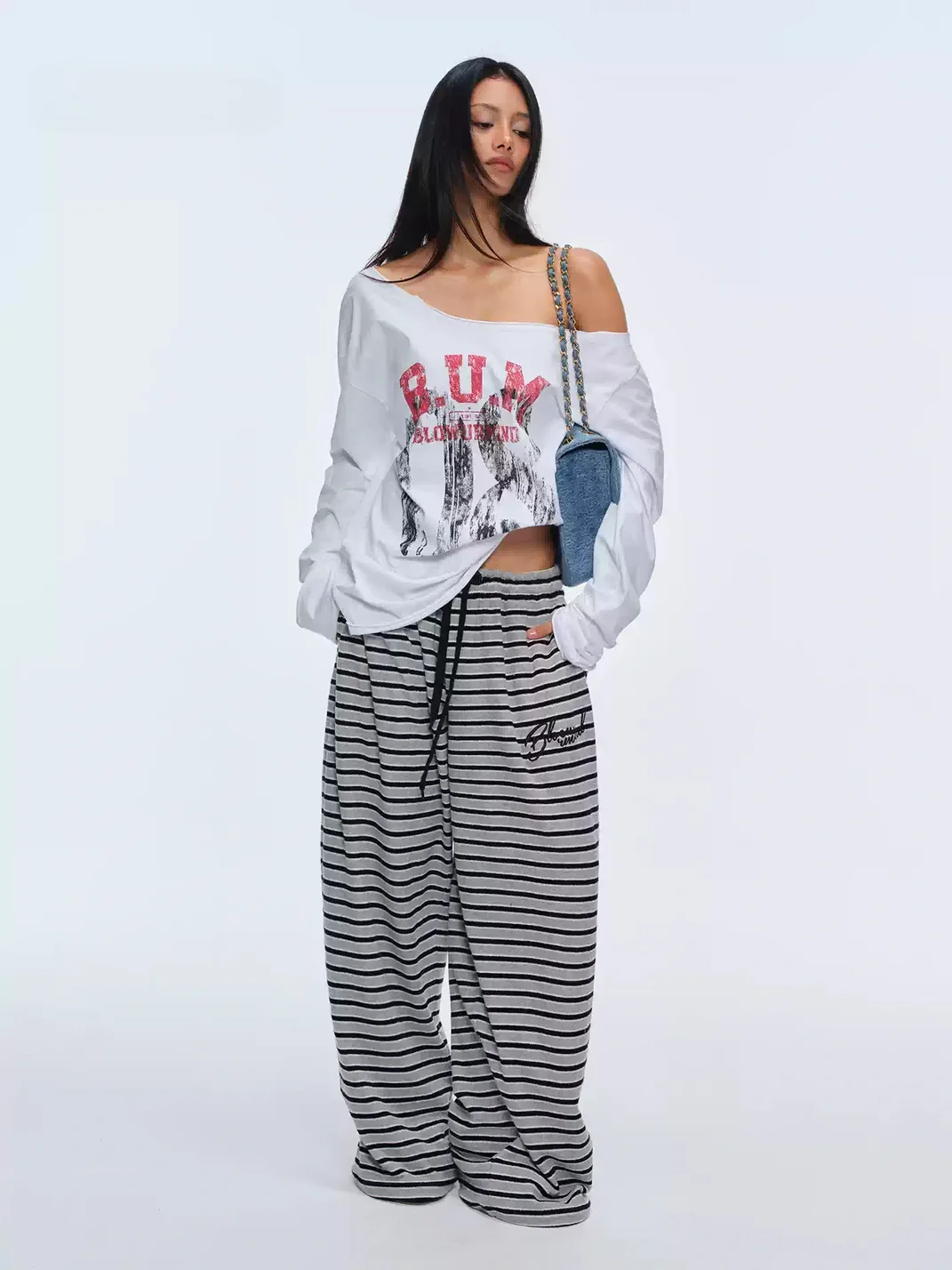BUM STUDIO | Off-Shoulder Loose Long-Sleeve Graphic T-Shirt