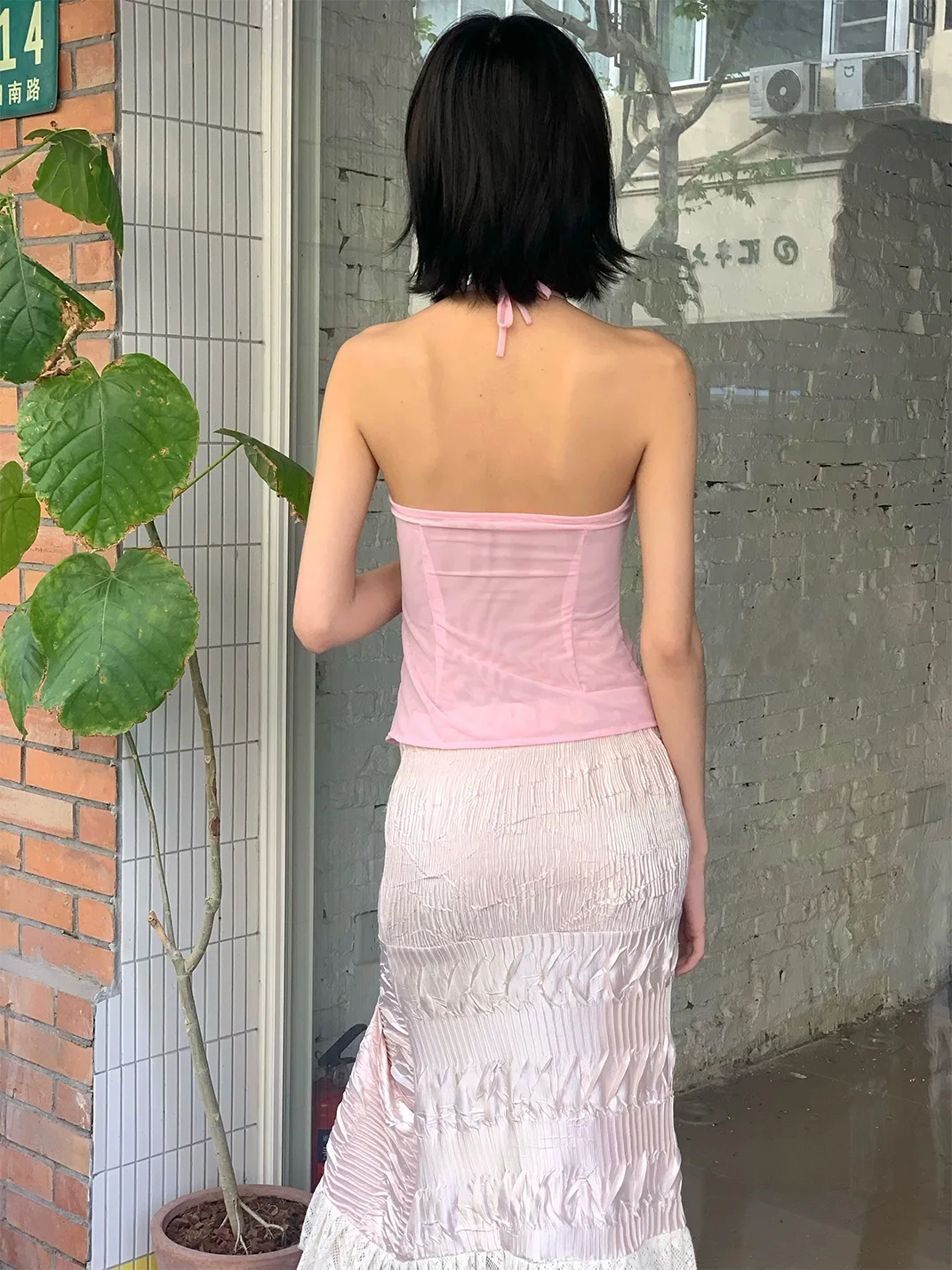 Chipchipshop | Sequin Ruffle Halter Top