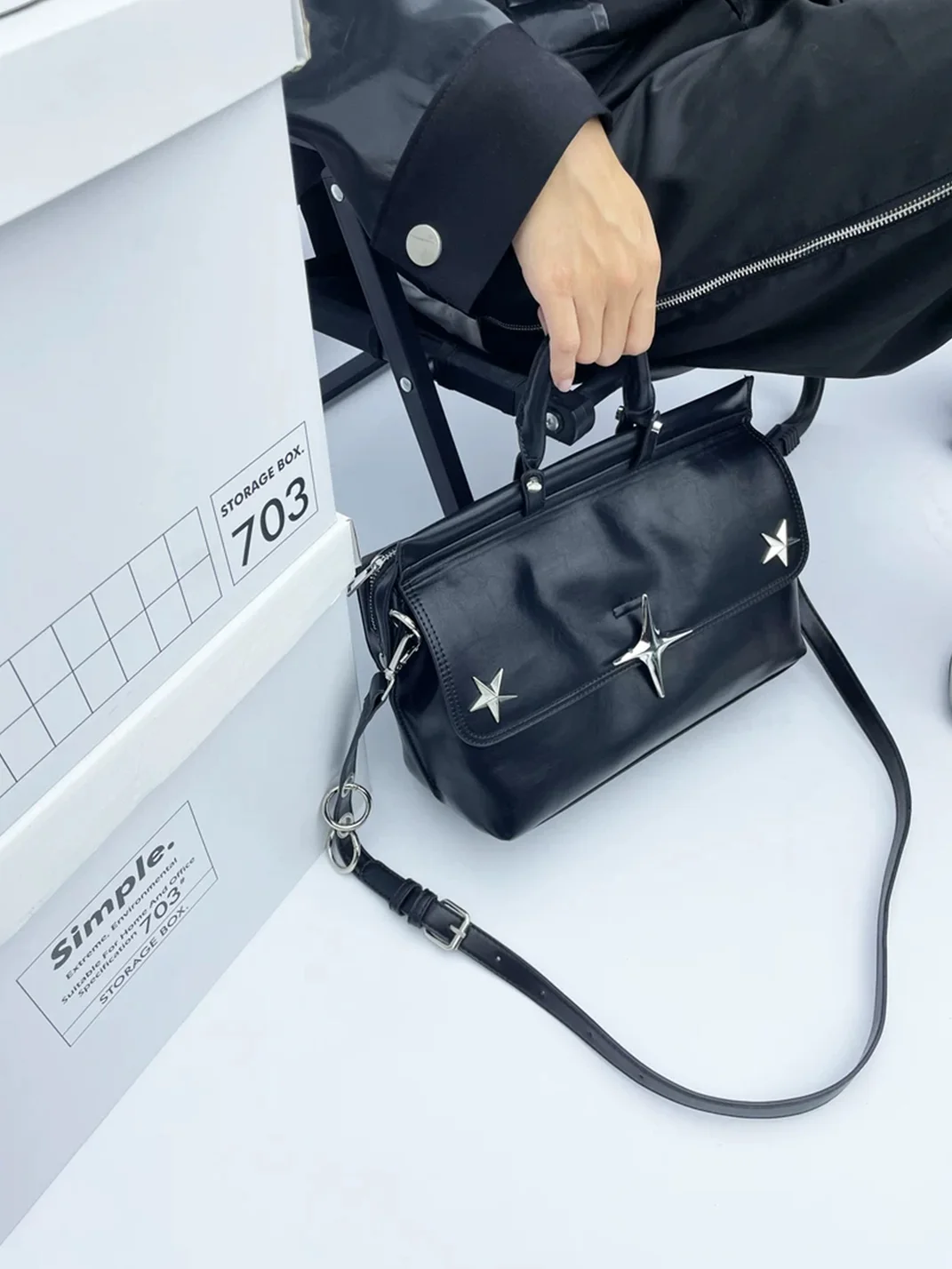 ISIR | Metal Star Black Handbag With Crossbody Strap
