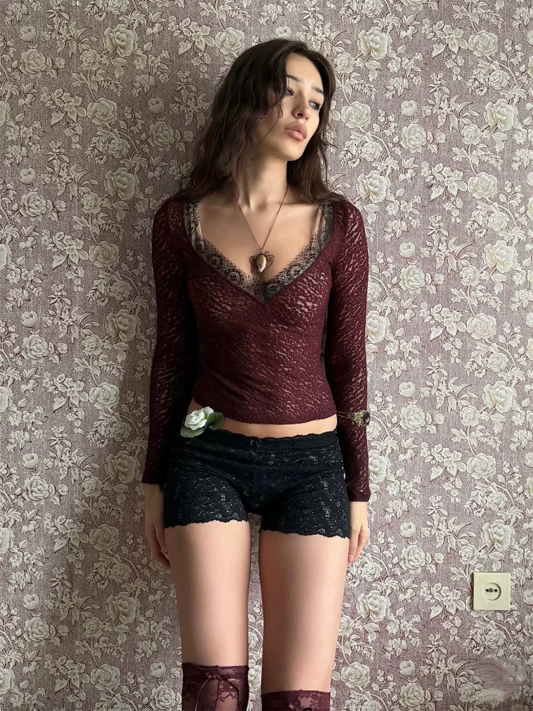 Chipchipshop | Reddish-Brown Lace Slim-Fit Stretch Long-Sleeve Top