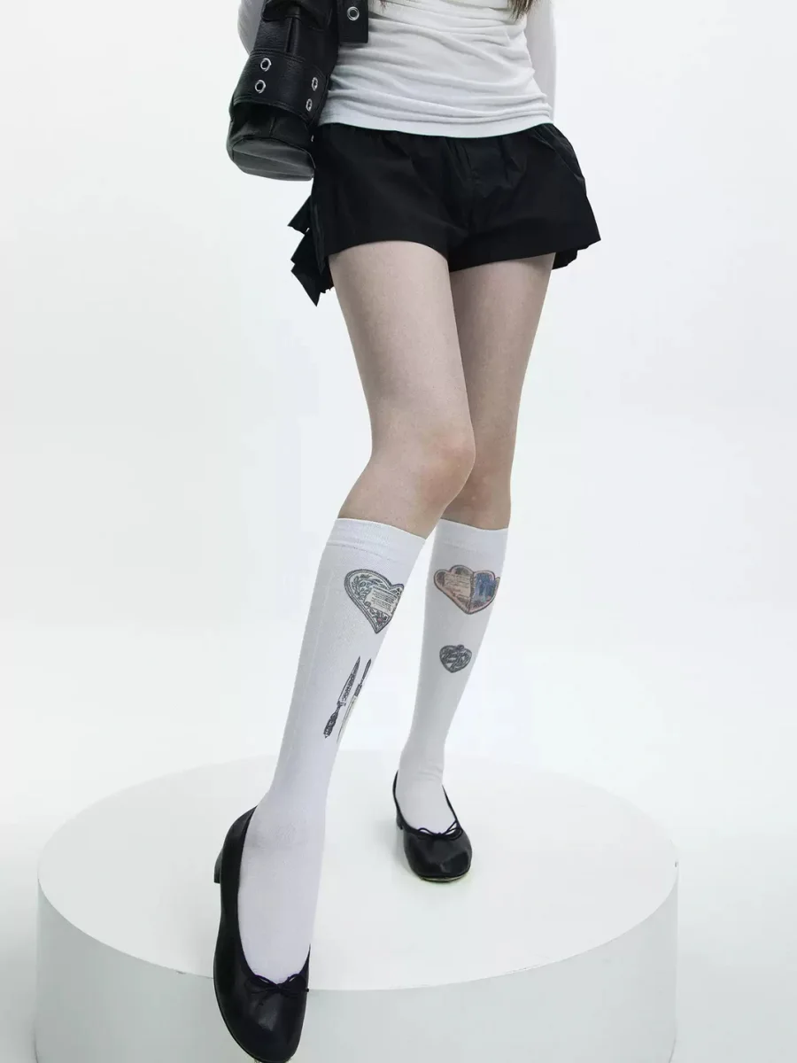 SS2L | Asymmetric Heart Print Knee-High Socks - 4