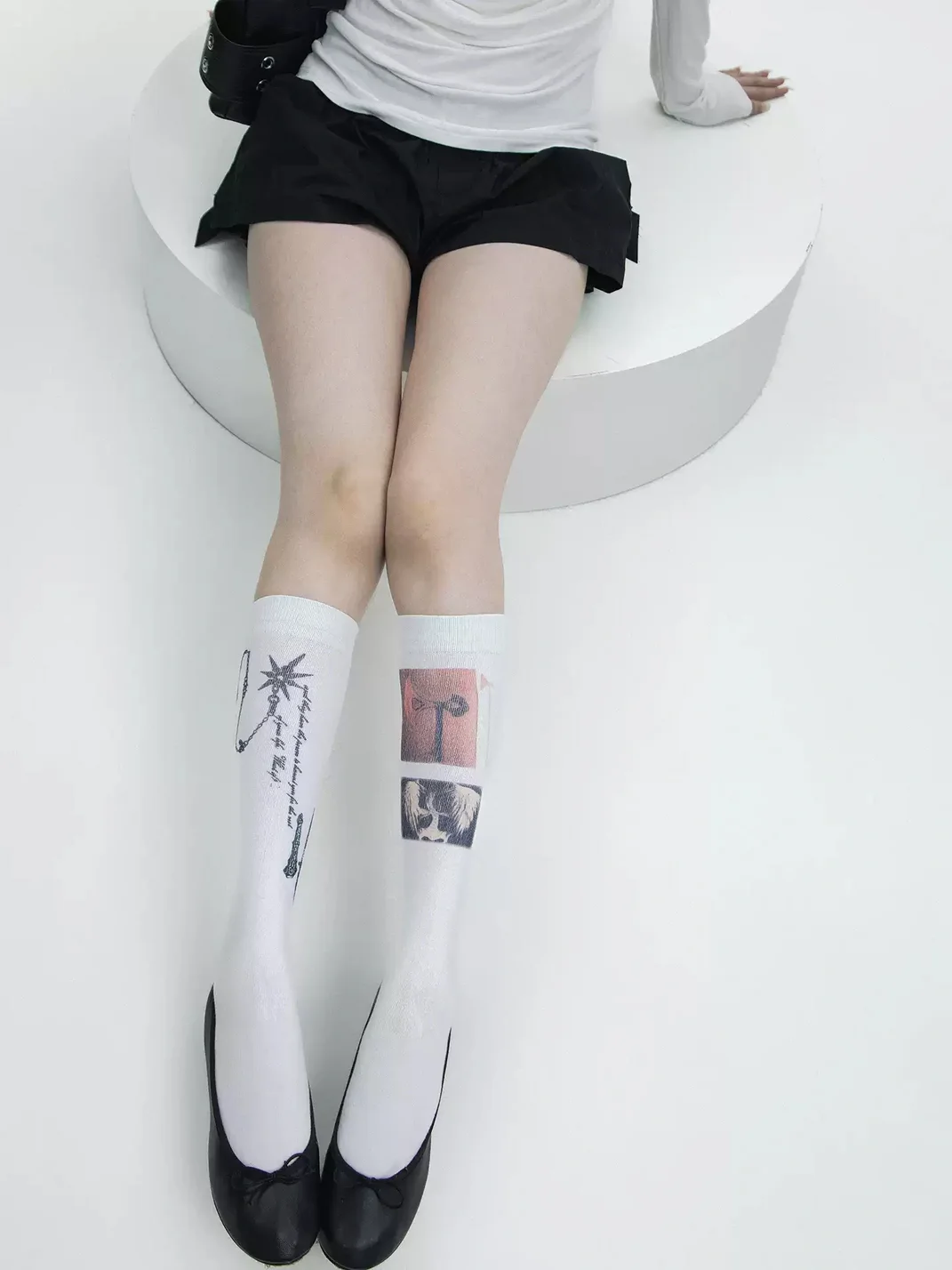 SS2L | Asymmetric Heart Print Knee-High Socks