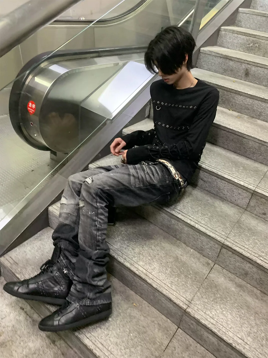 BE A DEVIL | Black Skinny Curved-Leg Jeans With 3D Whiskering