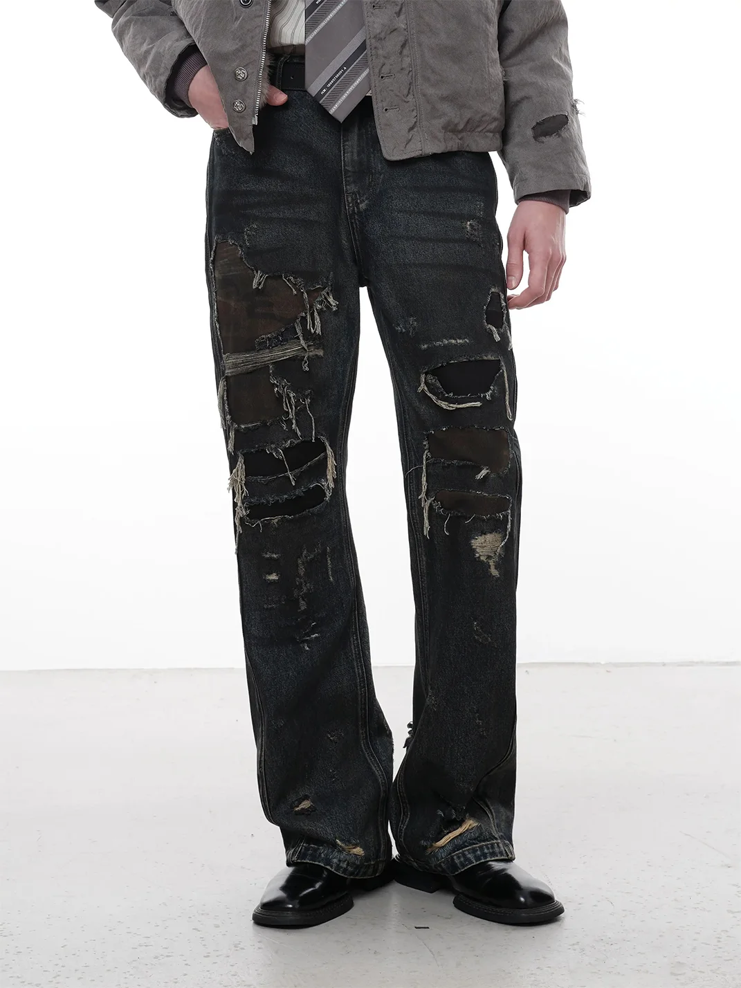 FACEONLAB | Spray-Washed Graffiti Camouflage Ripped Slight-Flare Jeans