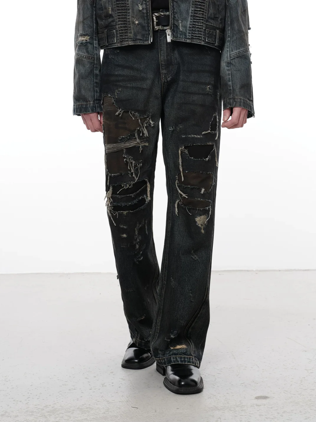 FACEONLAB | Spray-Washed Graffiti Camouflage Ripped Slight-Flare Jeans