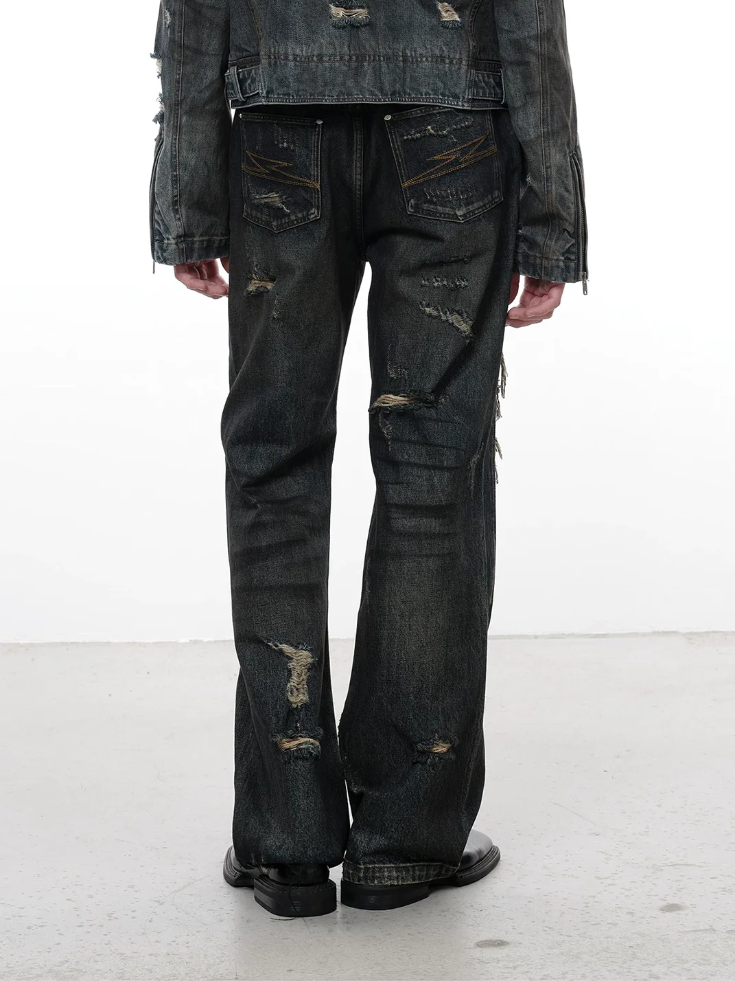FACEONLAB | Spray-Washed Graffiti Camouflage Ripped Slight-Flare Jeans