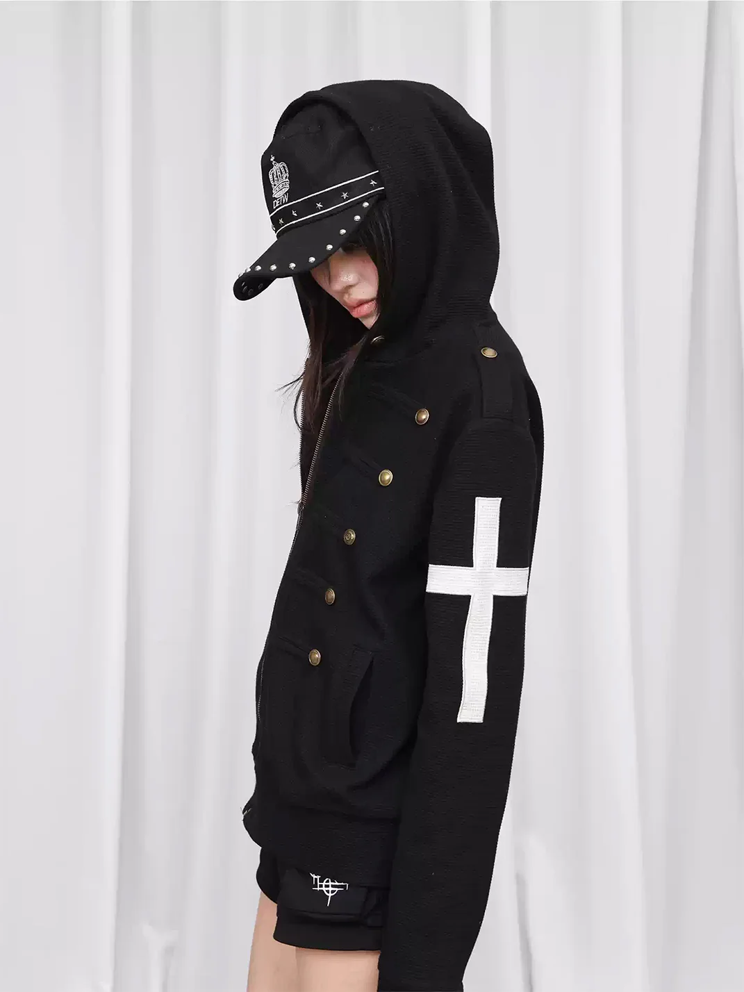 DETW | Slim-Fit Waffle Knit Cross Detail Zip-Up Hoodie