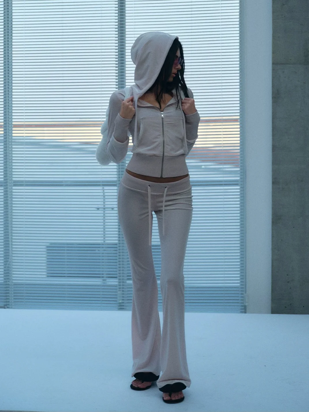 BUM STUDIO | Wing Print Velvet Cropped Jacket Flared Pants Set