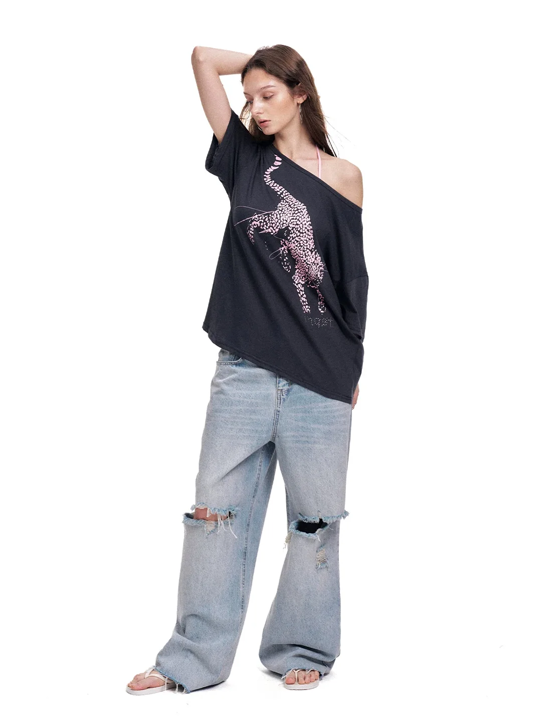 0123 Start | Loose Leopard Graphic Off-Shoulder Short-Sleeve T-Shirt