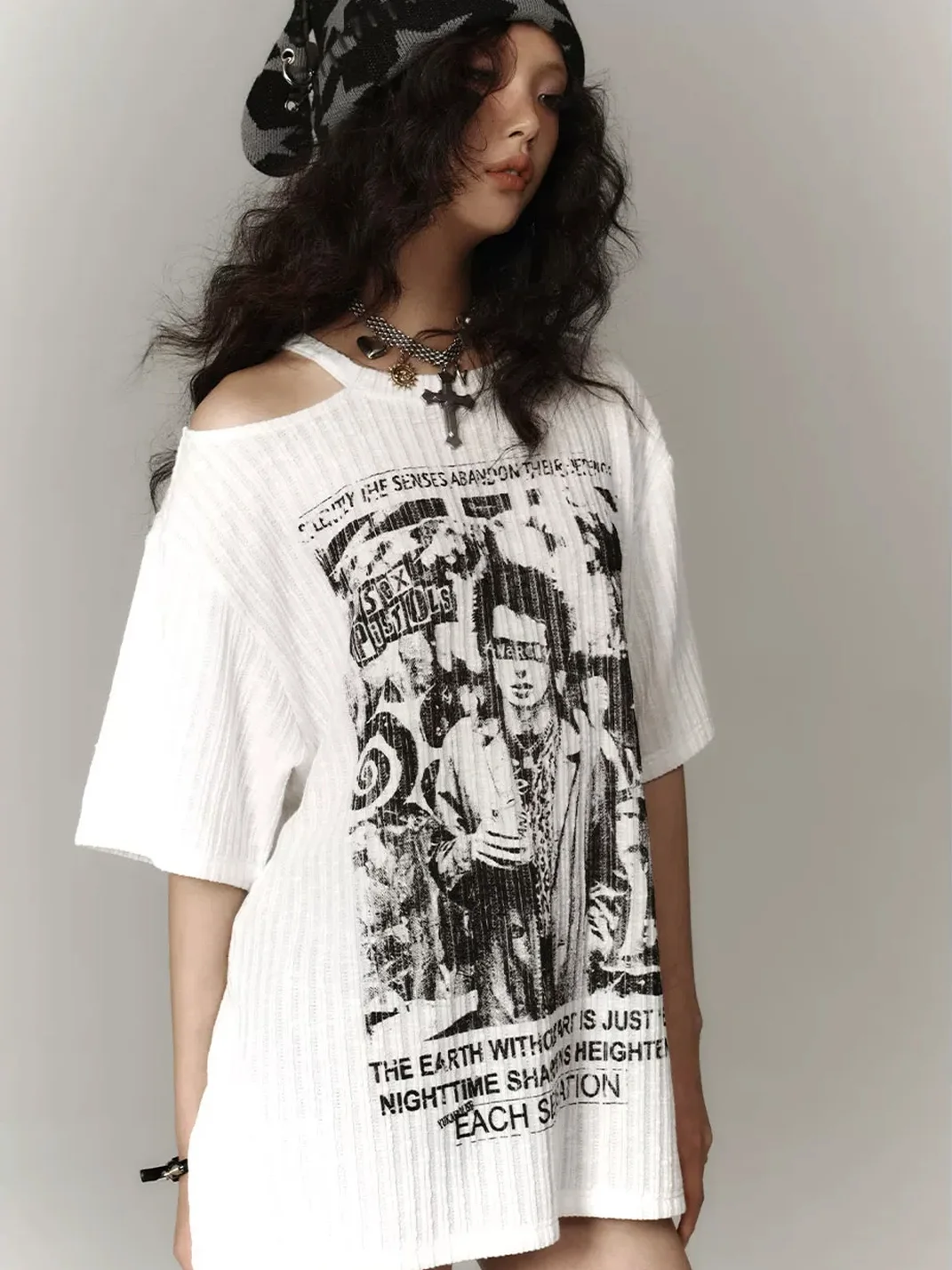 YUKAHOUSE | Graphic Shoulder Cutout Short-Sleeve Knit T-Shirt