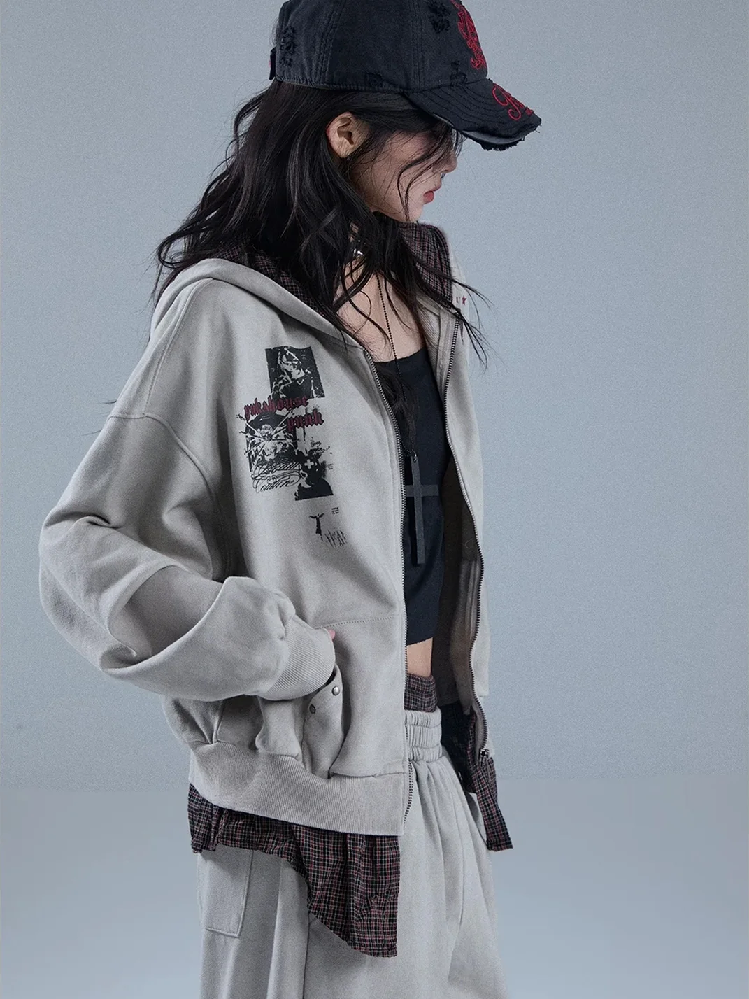 YUKAHOUSE | Distressed Retro Graphic Faux-Layered Hoodie