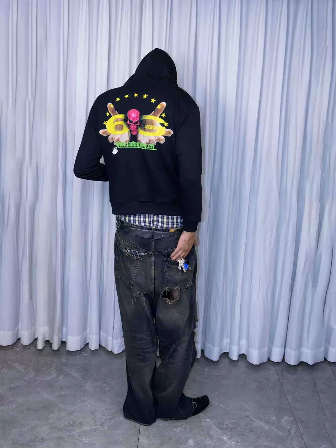 JADEGANG | Black Short Boxy Graphic Print Sweatshirt