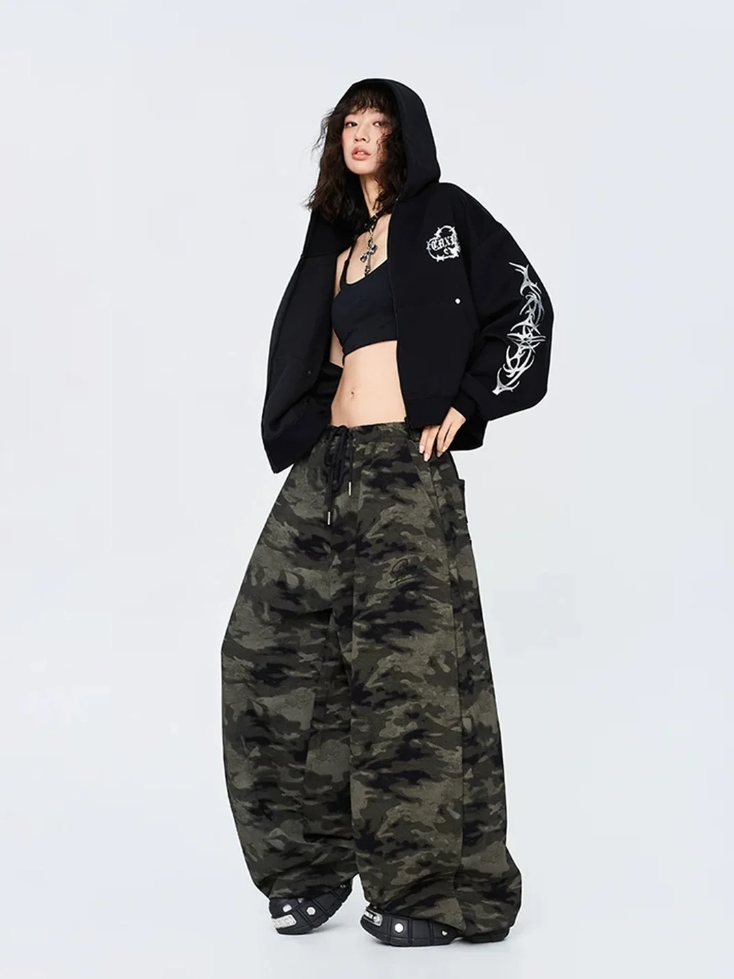 CBXLAB | Distressed Camouflage Loose-Fit Knit Pants
