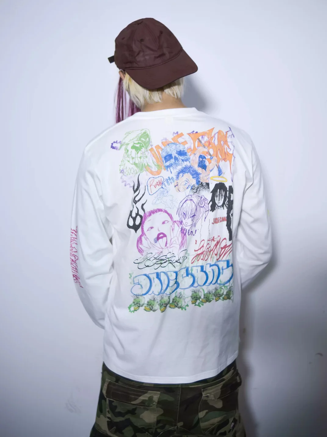 JADEGANG | White Graffiti Print Long Sleeve T-Shirt