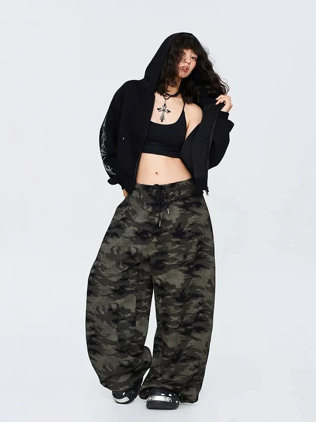 CBXLAB | Distressed Camouflage Loose-Fit Knit Pants