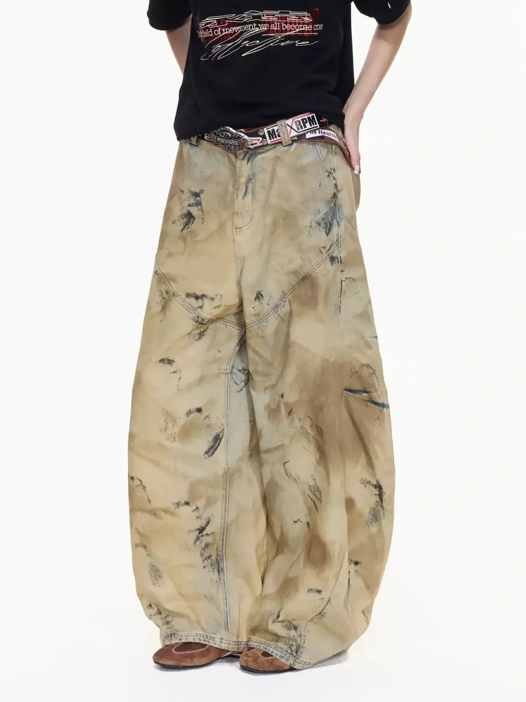PEOPLESENSE | Mud-Dyed Distressed Loose Curved Wide-Leg Jeans