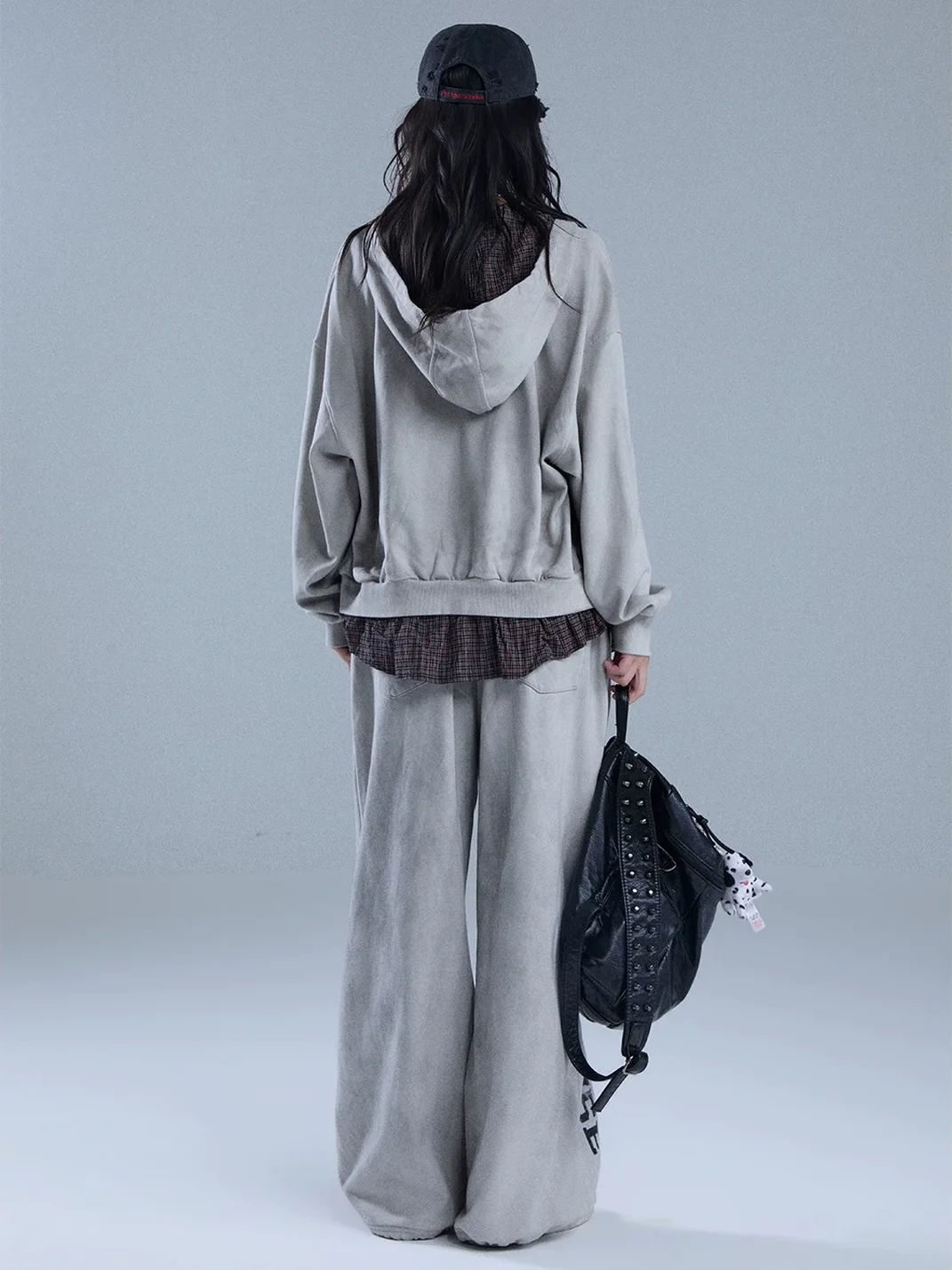 YUKAHOUSE | Distressed Retro Graphic Faux-Layered Hoodie