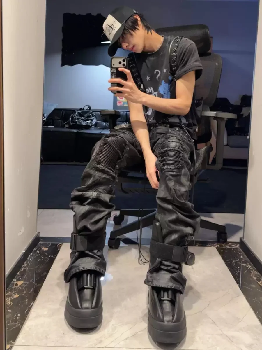 ROLLING MONEY | Black Waxed Curved-Leg Jeans - 3