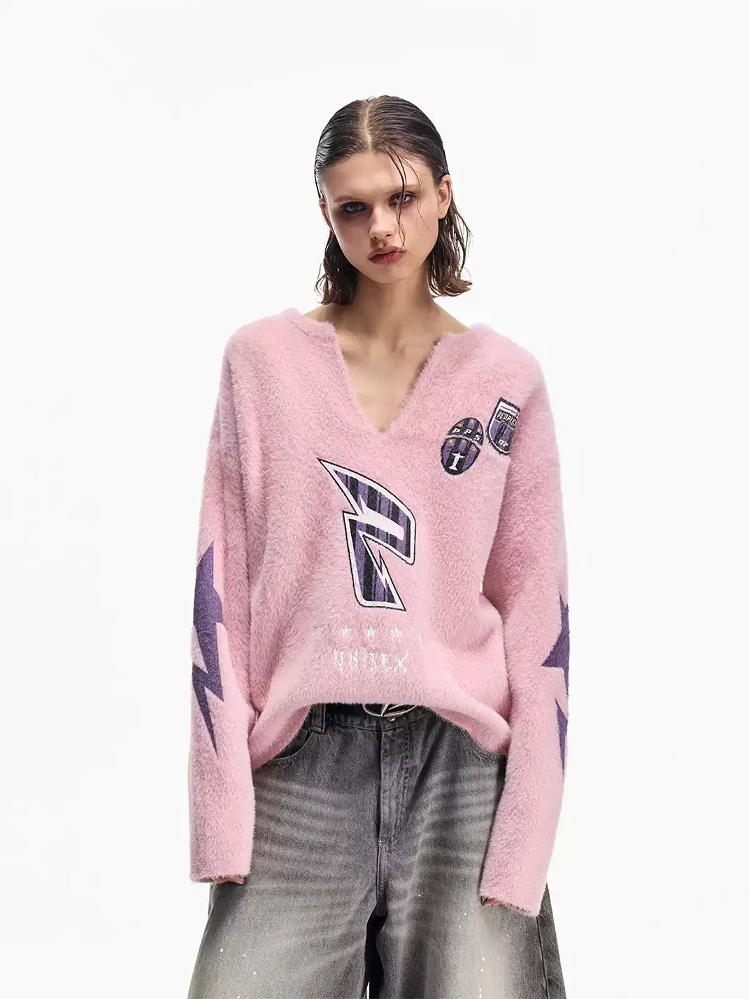 PEOPLESENSE | Loose Badge Print Faux-Mink V-Neck Pullover Sweater