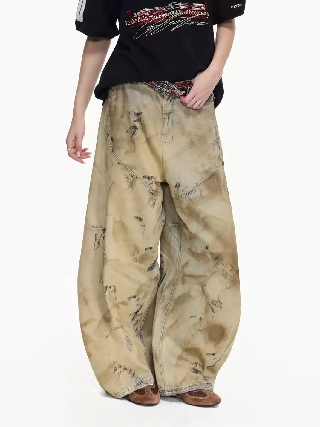 PEOPLESENSE | Mud-Dyed Distressed Loose Curved Wide-Leg Jeans