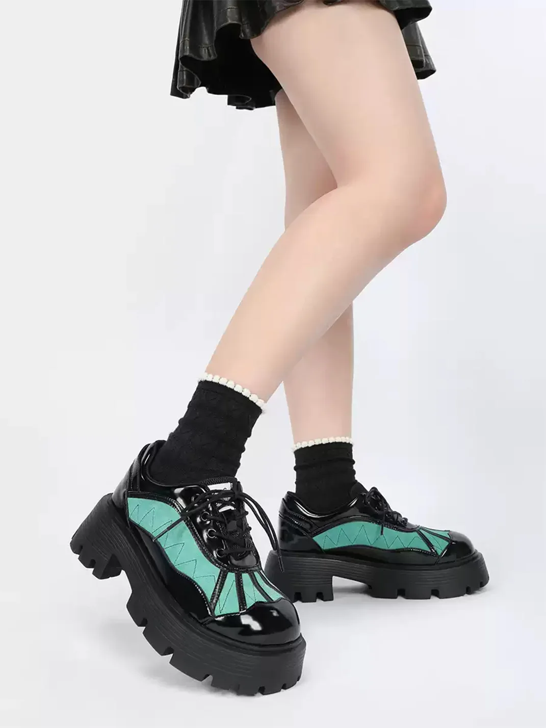 Yeah Hot | Retro Black Green Glossy Panel Platform Shoes