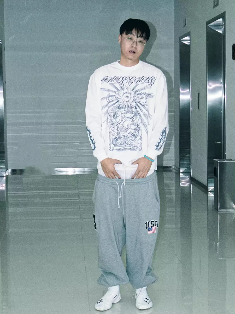 JADEGANG | White Skull Print Loose Long Sleeve T-Shirt - 3
