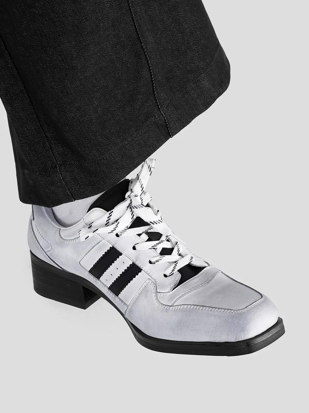 HANQIAORIJI | Distressed Square Toe Lace Up Derby Shoes
