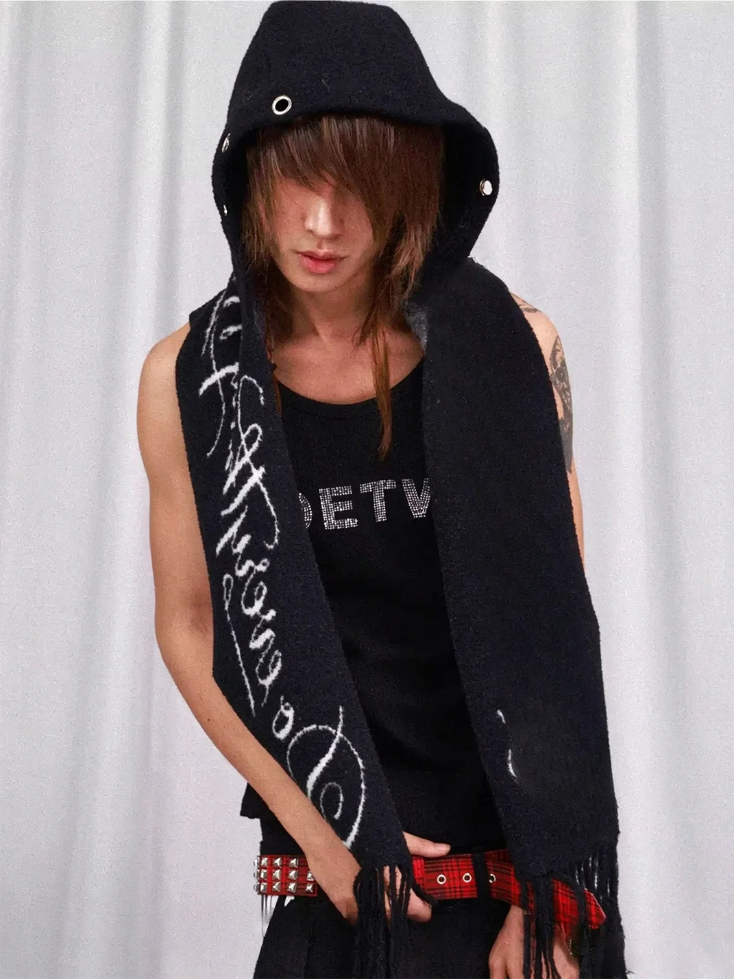 DETW | Knitted Hooded Scarf Hat With Fringe